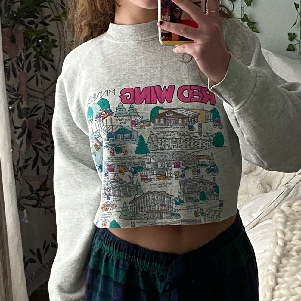 Cropped crew neck